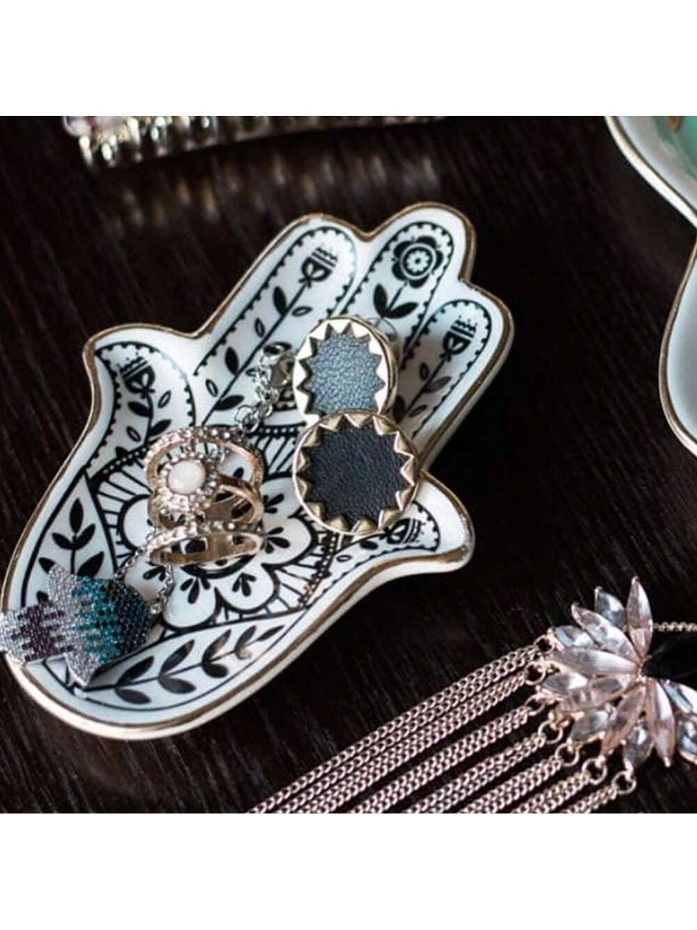 Plato Cerámica Forma Mano de Fátima o Hamsa