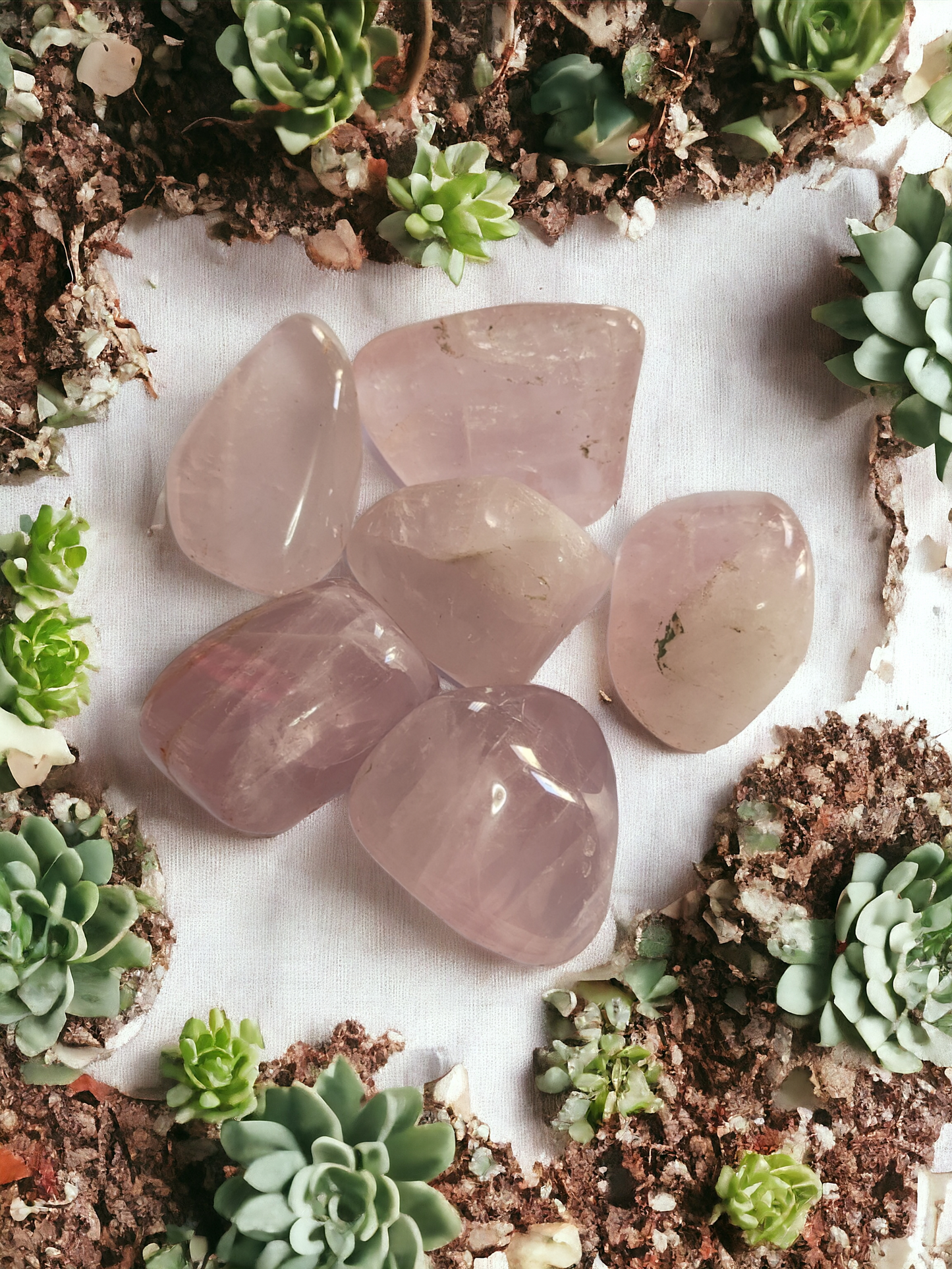 canto rodado de cuarzo rosa pequeño o mediano para amor y sanación emocional