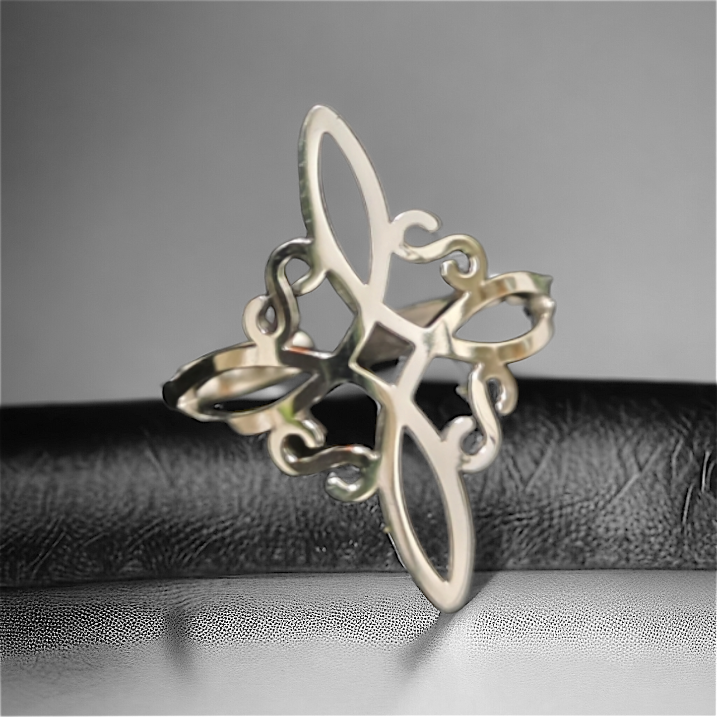 Anillo Nudo de Bruja Adaptable "Selene"
