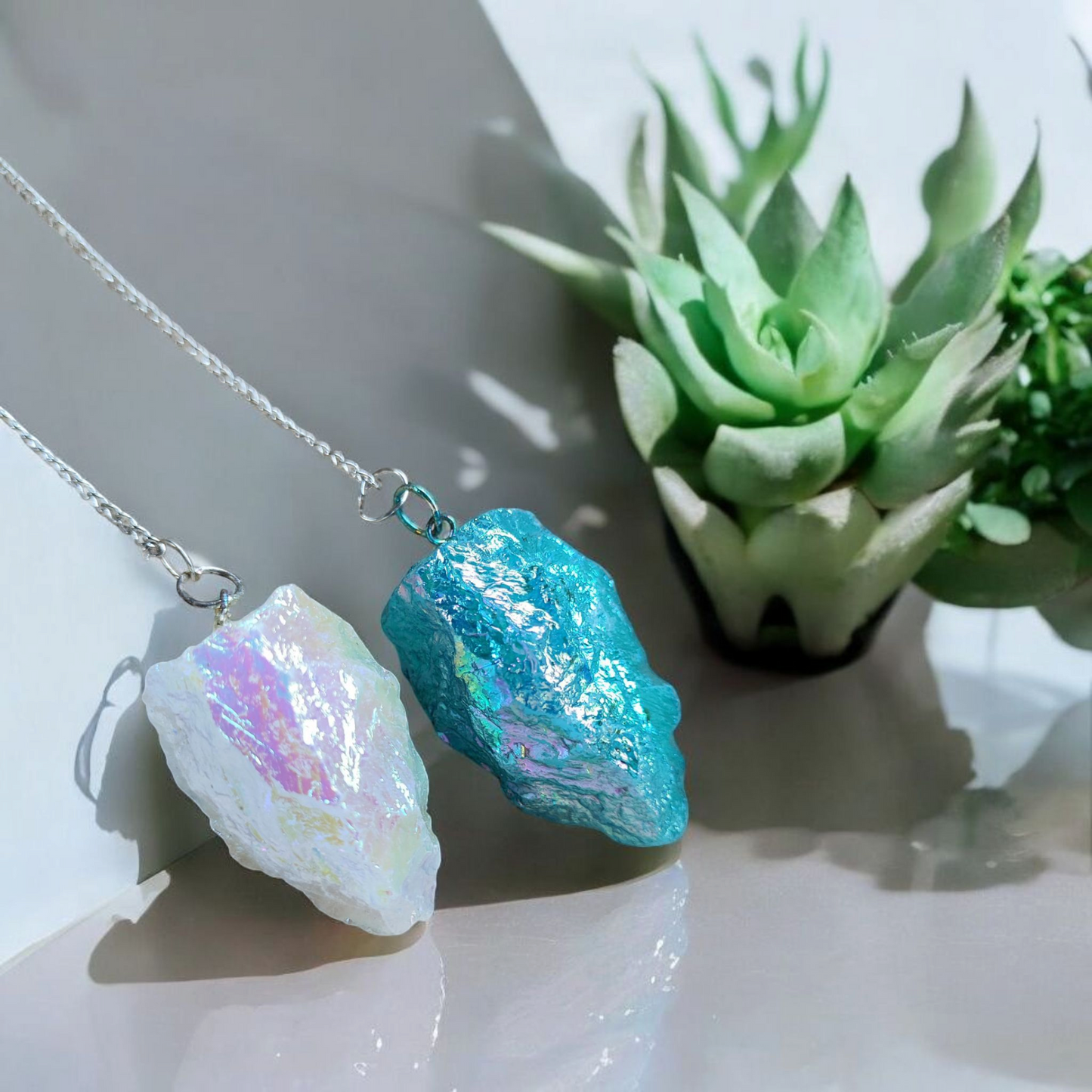 Rohweißes Aqua Aura Quarz Pendel