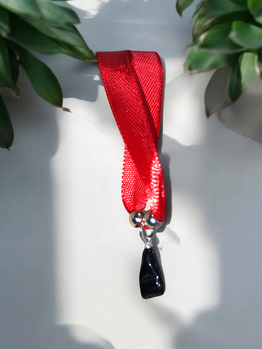 Amuleto Puño de Higa en Cinta Roja – Protección Tradicional