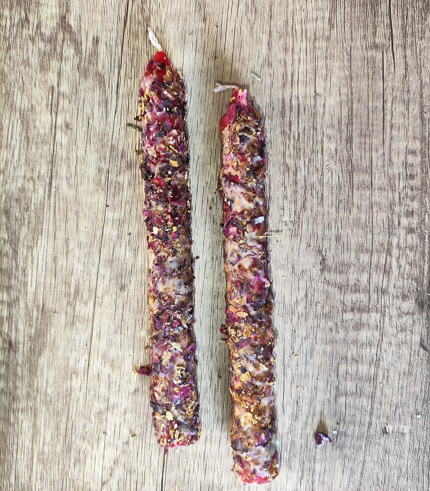 Ritualisierte Kräuterkerze zum Erbitten von LIEBE und ANZIEHUNG