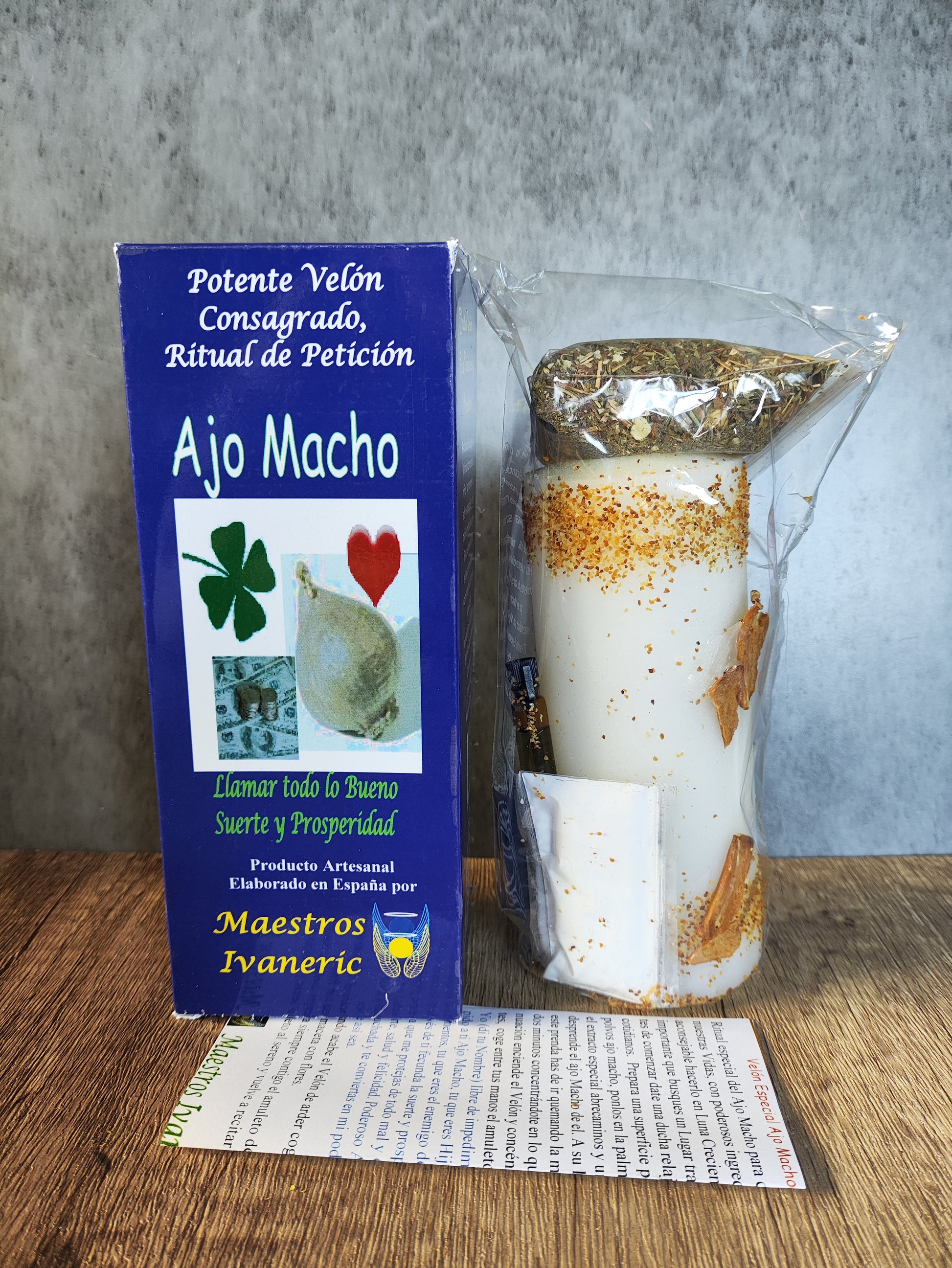 Velón Especial Ajo Macho – Ritual Completo con Aceite, Polvos, Hierbas y Oración en fondo neutro